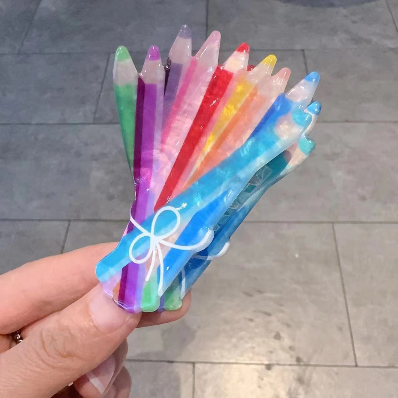 1 Colorful paintbrush grab cli - Women Accessories Bouquet 评论和价格